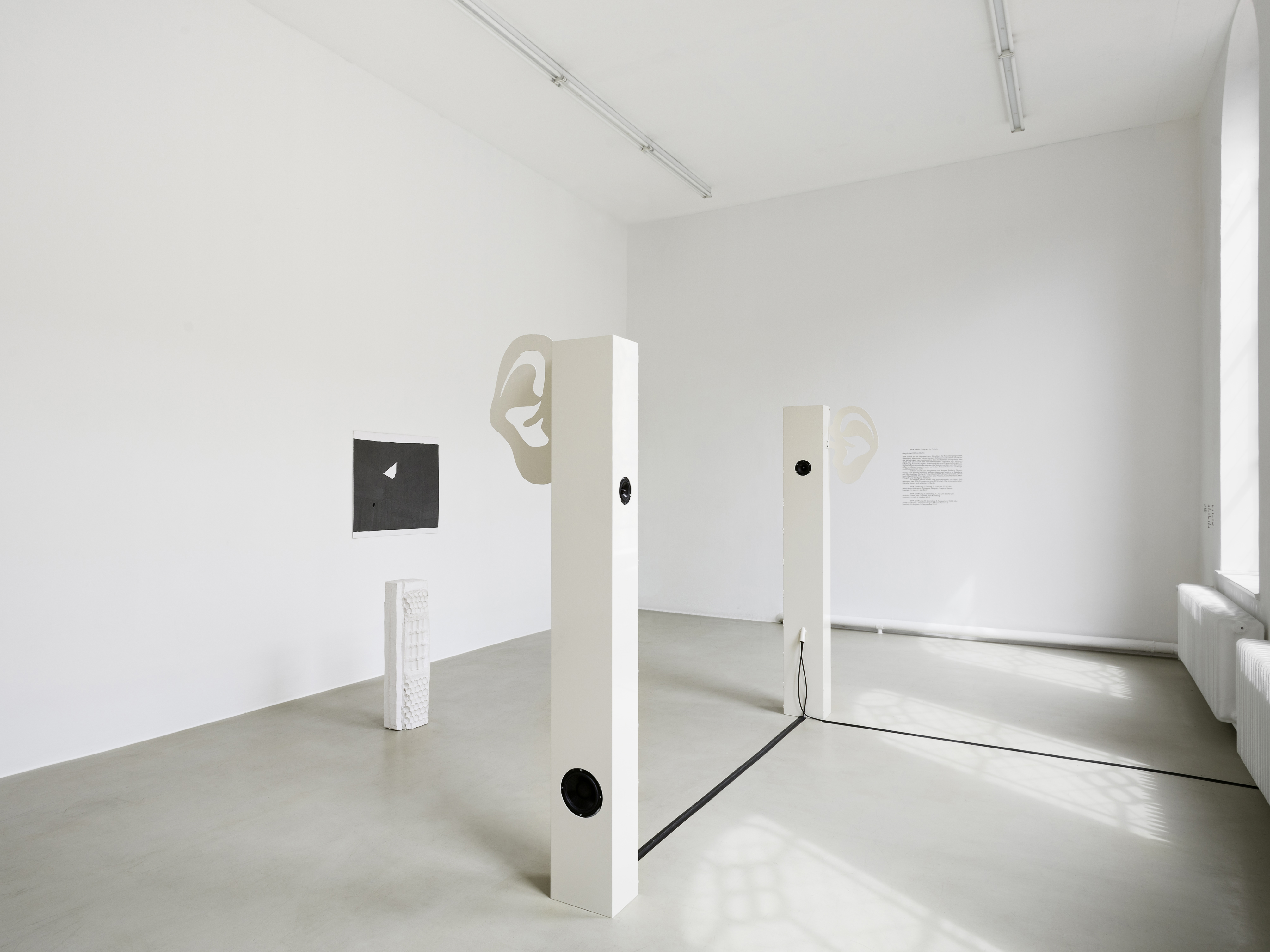 Made-in-Germany-III, Kunstverein-Hannover, 2017. Group-show<br /><br /><em>Ein-Paar-Toller-Zuhorer, 2017. </em>Aluminum, wood, powder-coating, speaker-system, audio. 